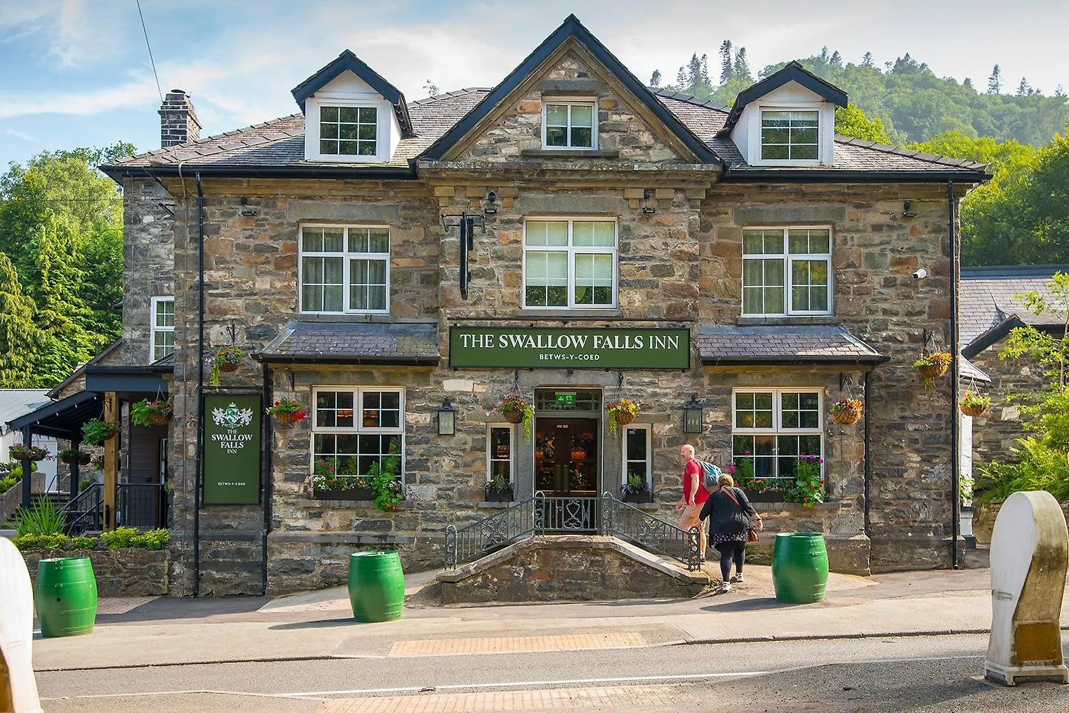 2 Couple Hotels Near Gwydir Uchaf Chapel Castle Worth Booking