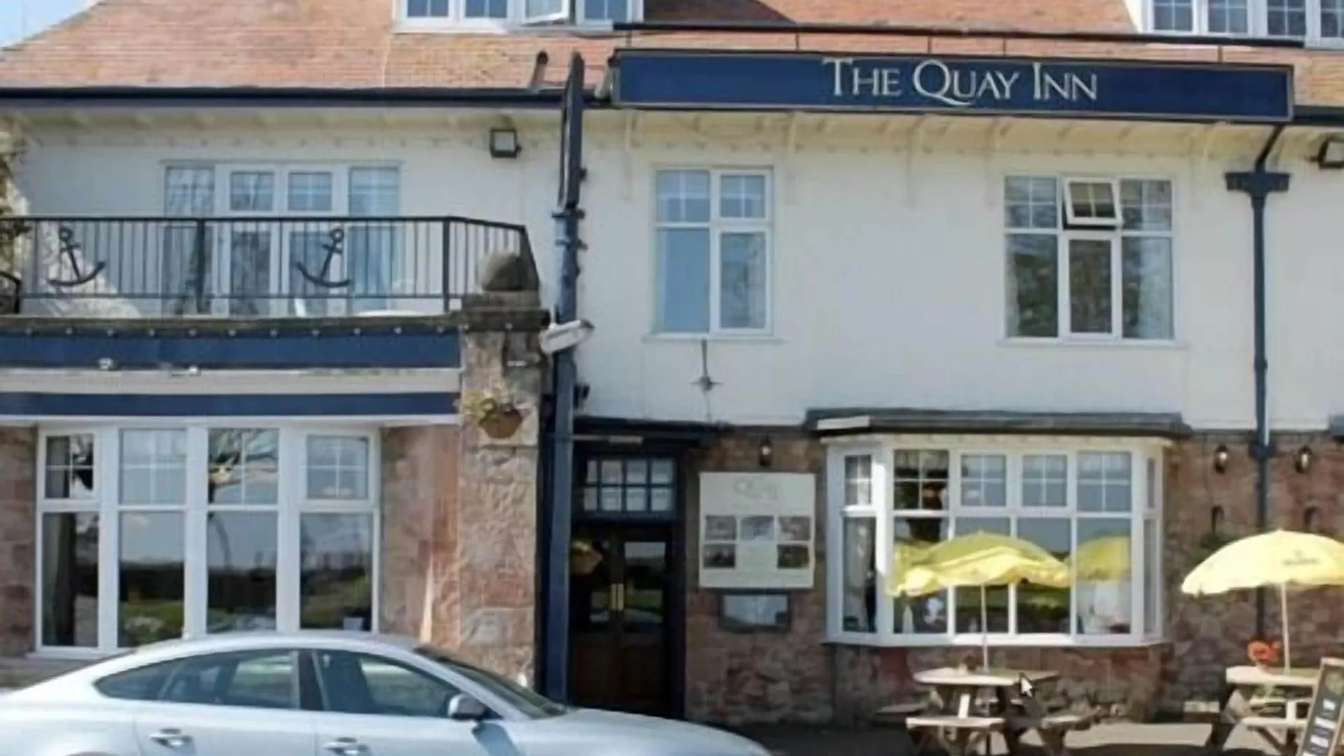 4 Central Hotels Near Dunster Castle Worth Booking