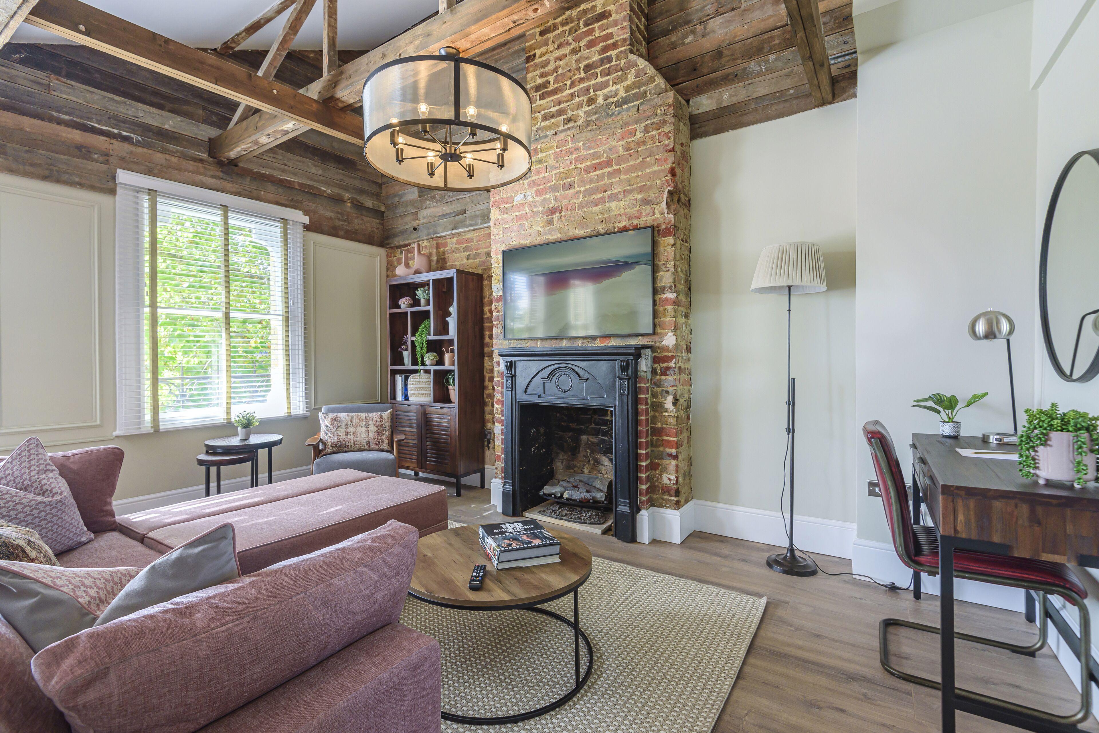 Where to Stay in Stötteritz: 3 Best 4-Star Hotels